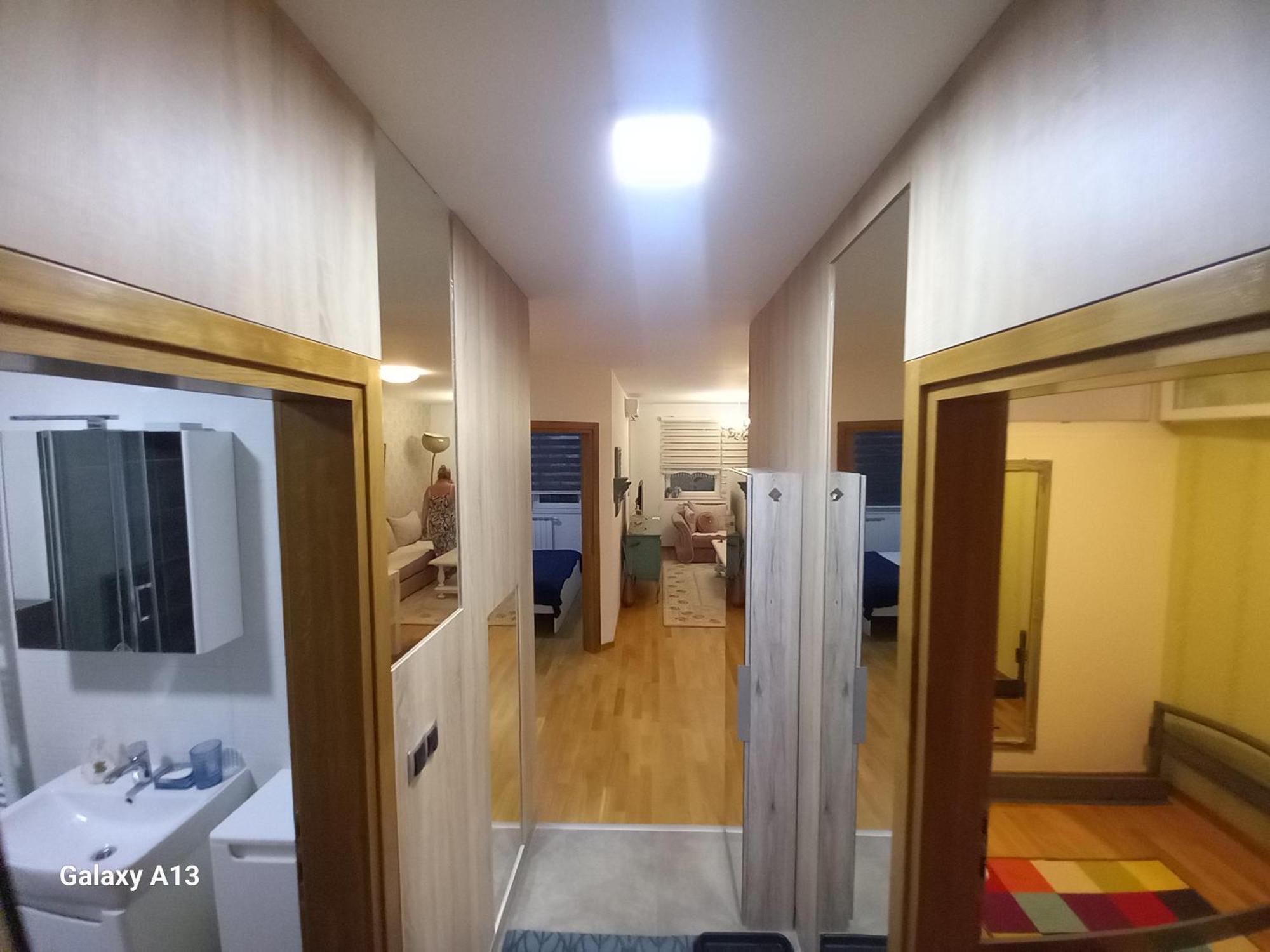 Apartman Bulevar Luxury Ilidza Free Garage Parking Apartment